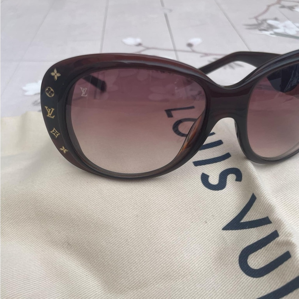 Louis Vuitton round sunglasses - Picture 9 of 9